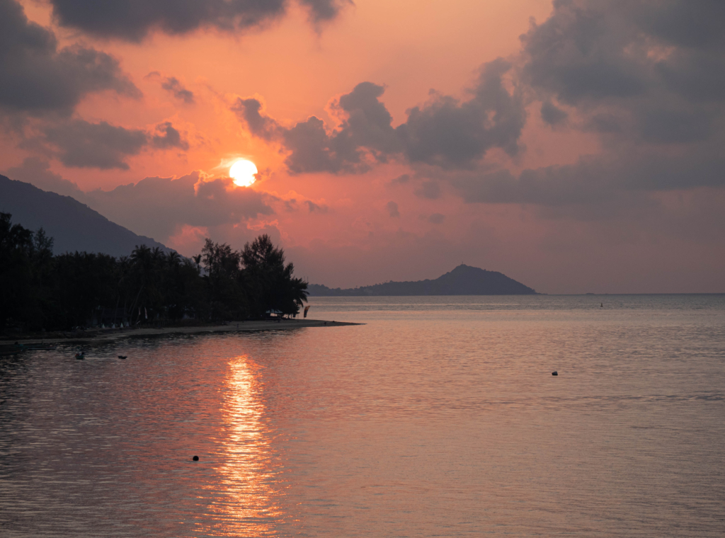 Coucher de soleil sur l’eau